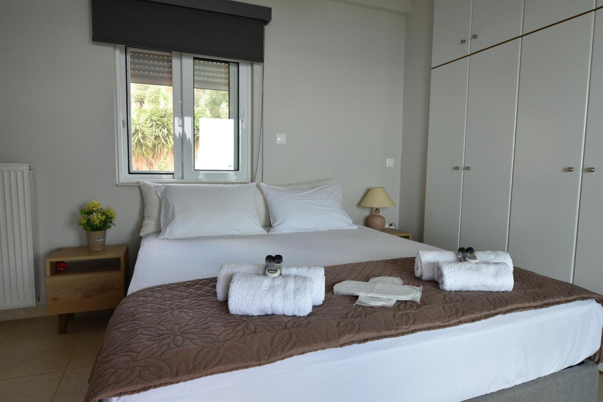 Blue Bay View - Beach House Vathirrevma Buitenkant foto