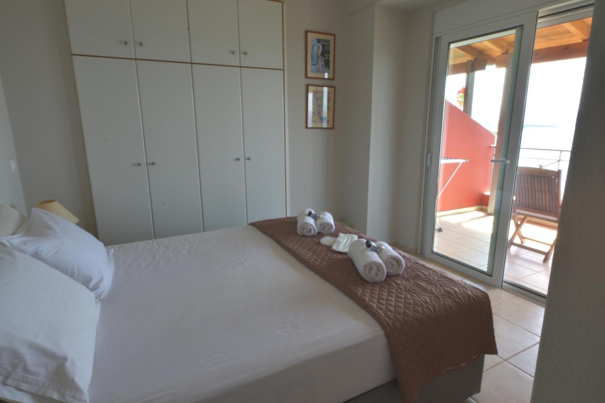 Blue Bay View - Beach House Vathirrevma Buitenkant foto
